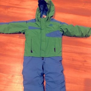Like new NORTHFACE snowsuit